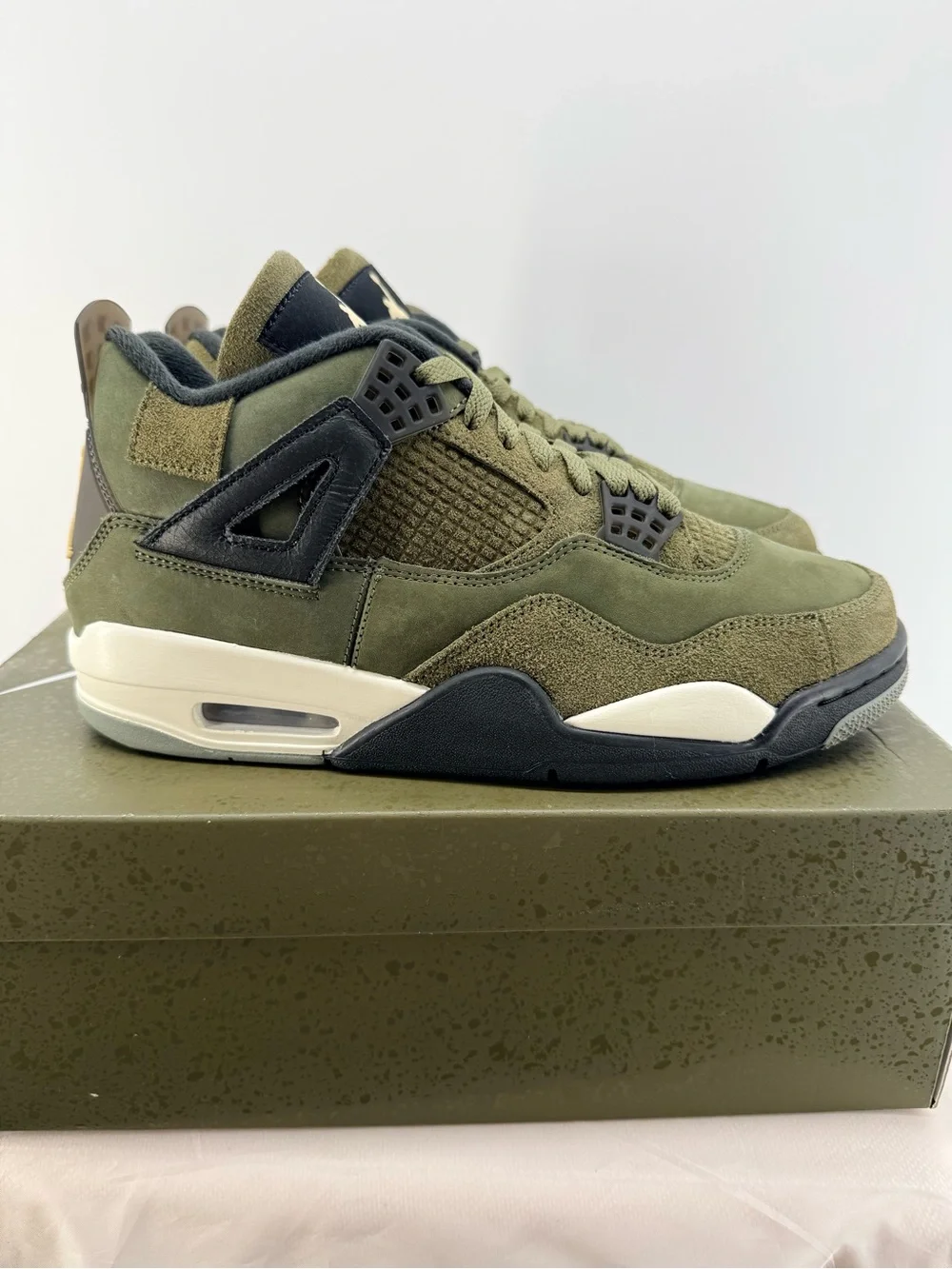 Jordan 4 Craft Olive size 9.5M/11W